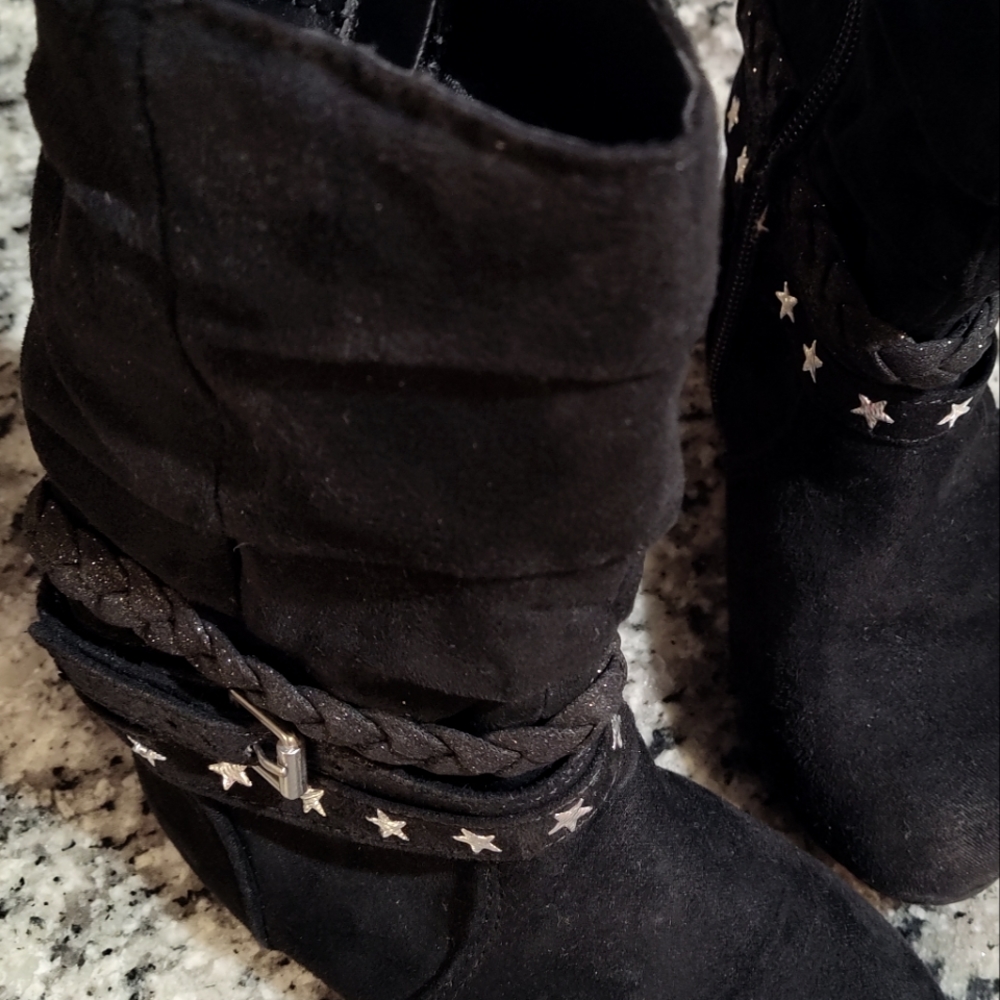 Toddler Girls Sz 8 Black Boots with Star Detail